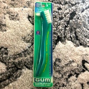 NWT Denture, Partial or Retainer Cleaning Brush